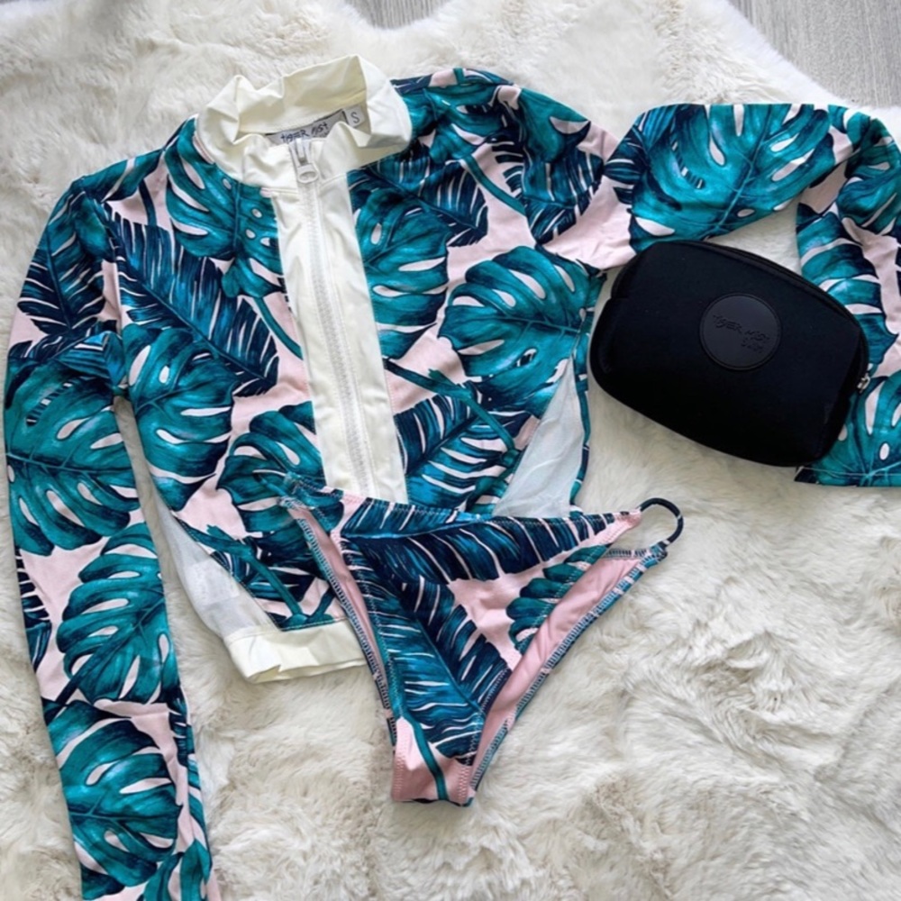 Tiger Mist Swim